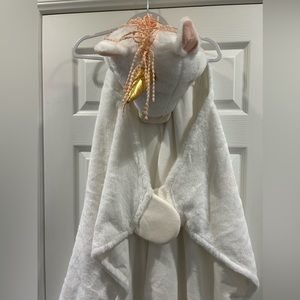 Unicorn hooded blanket